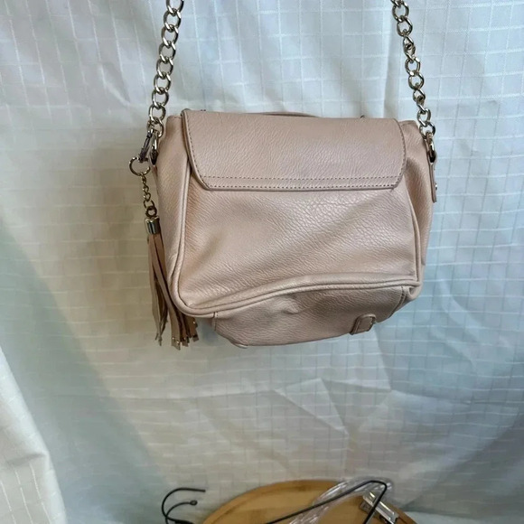 Bcbg Leather  Cream  Gold chain Tone Shoulder Purse - Picture 4 of 7